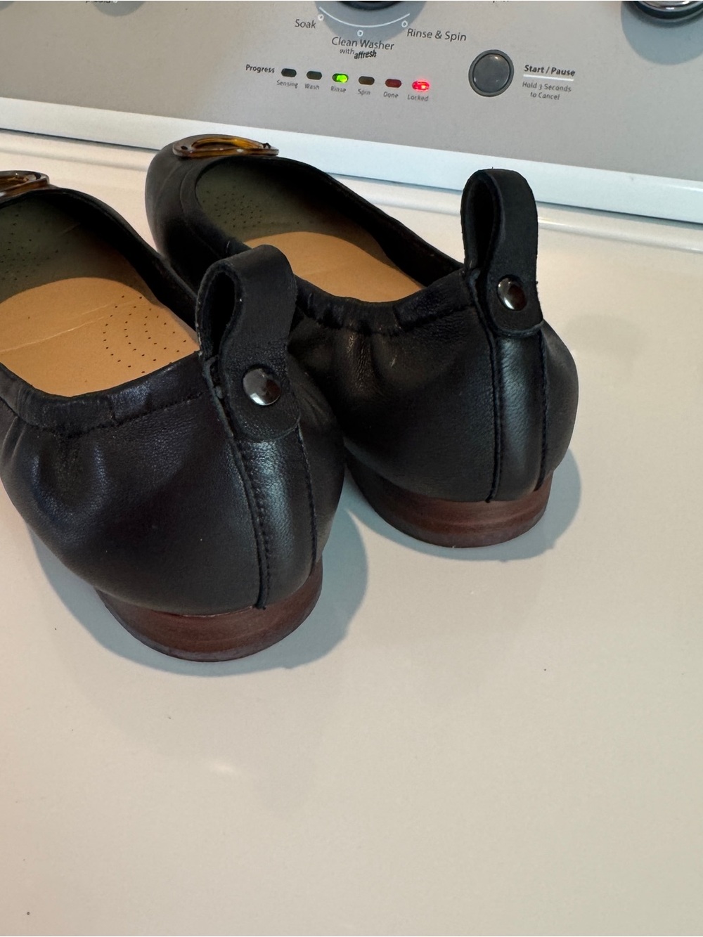 Trotters Gia Ornament Leather Ballet Flat
Black Womens 9M - Picture 4 of 11